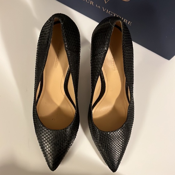 Pour LA Victoire Heels. Black Snakeskin. 3in heel - Picture 2 of 4